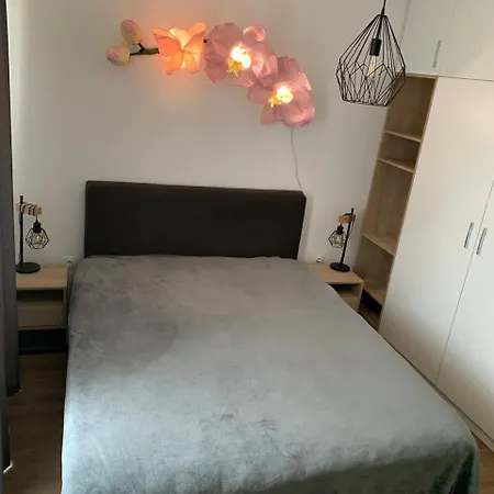 Azur Premium 1 Апартаменты *